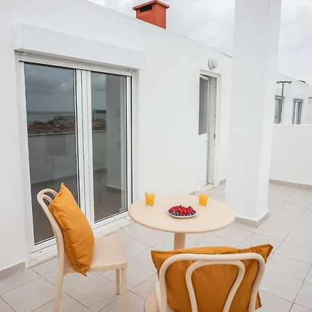 One Bedroom Apt In Almada With River View! Exterior photo