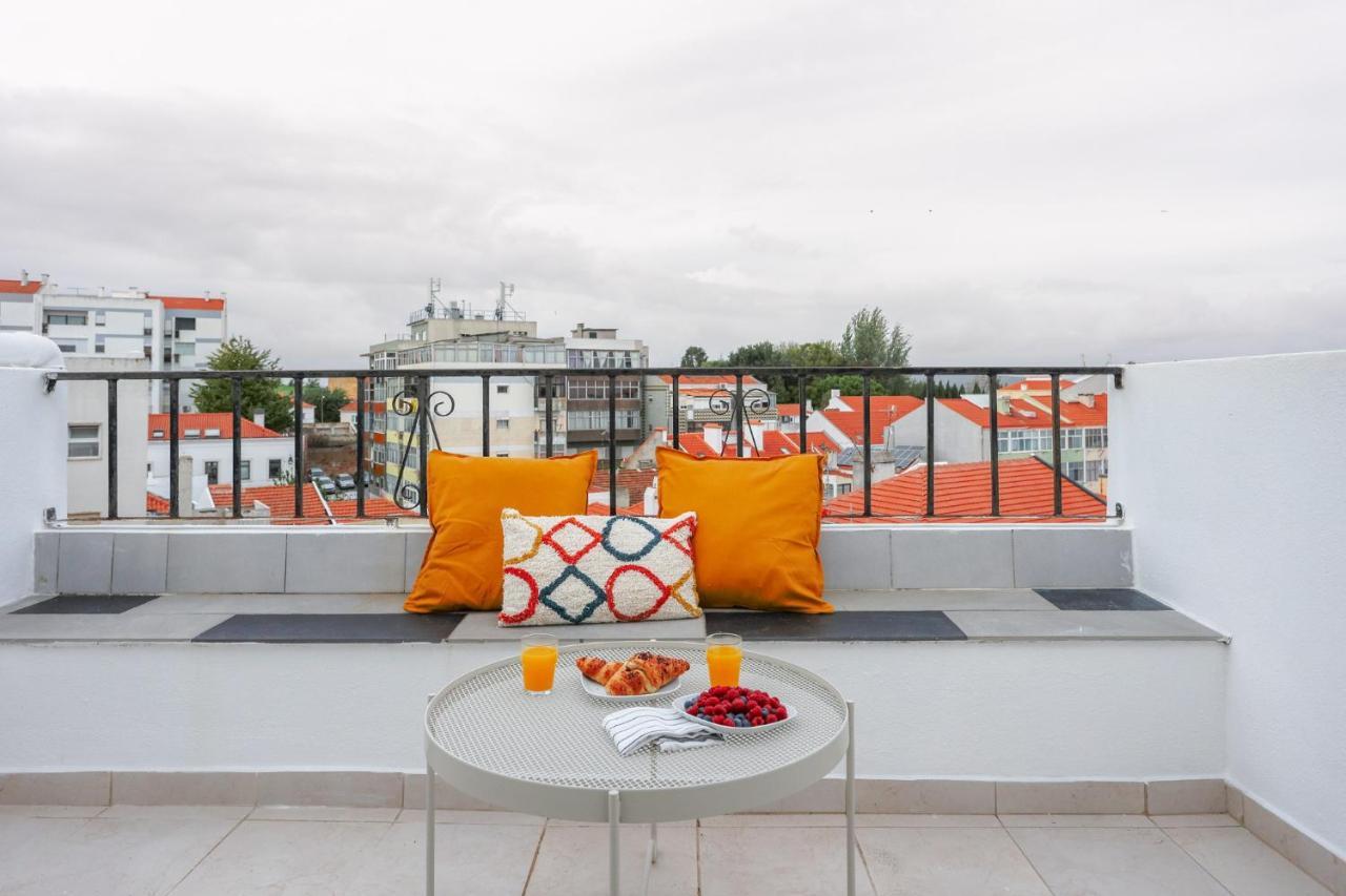 One Bedroom In With River View! Appartamento Almada